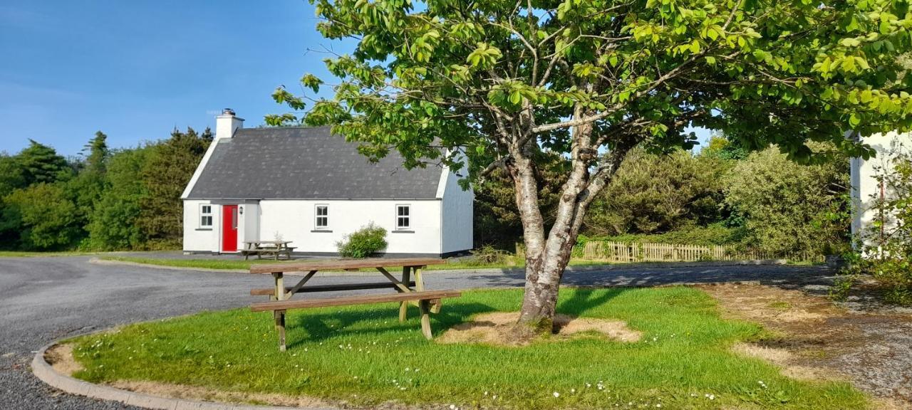 Louisburgh Cottages Экстерьер фото